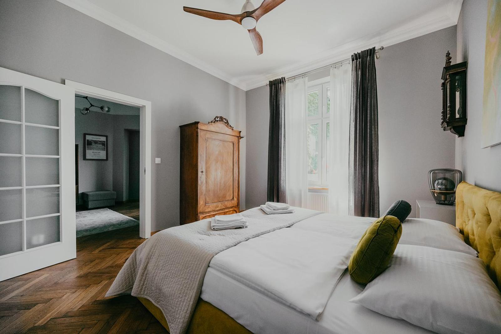 Antique Apartments Old Town Cracovia Exterior foto